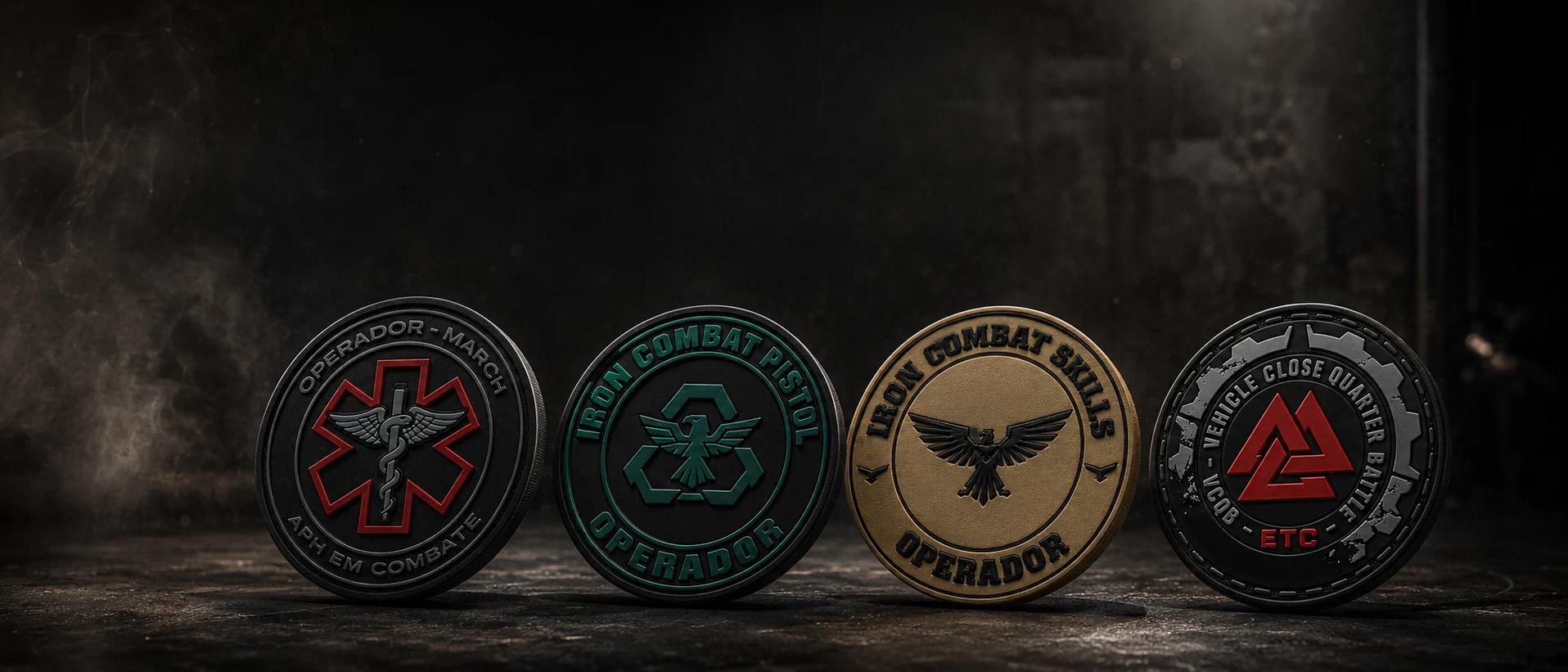Conjunto com os quatro brevês oficiais Tactical Iron Eagle
